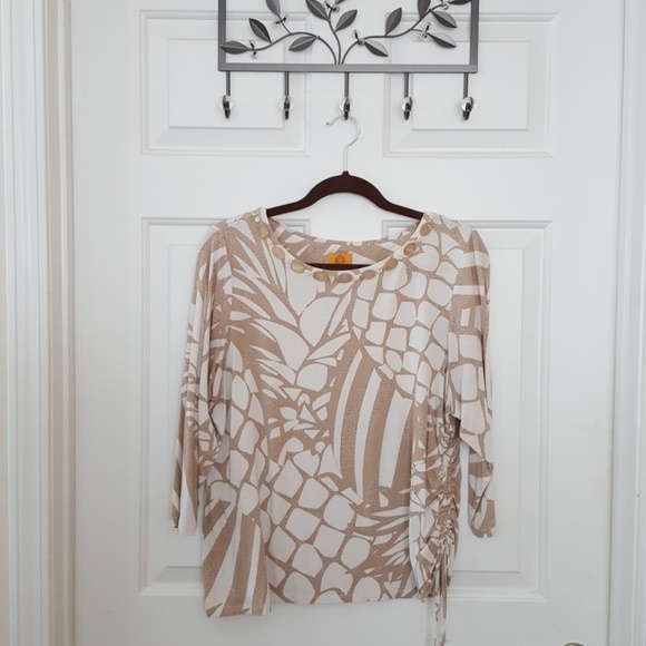 Ruby Rd. Top with 3/4 length sleeves. - Picture 1 of 4